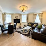 Hyde Park Corner Spacious 2 Bedroom