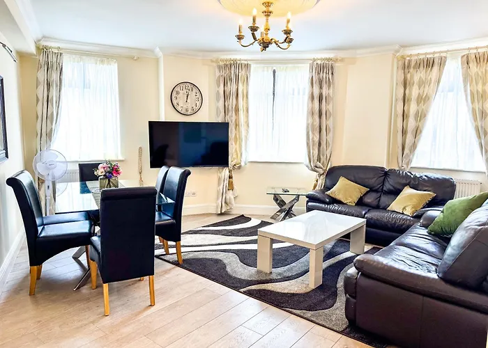 Hyde Park Corner Spacious 2 Bedroom