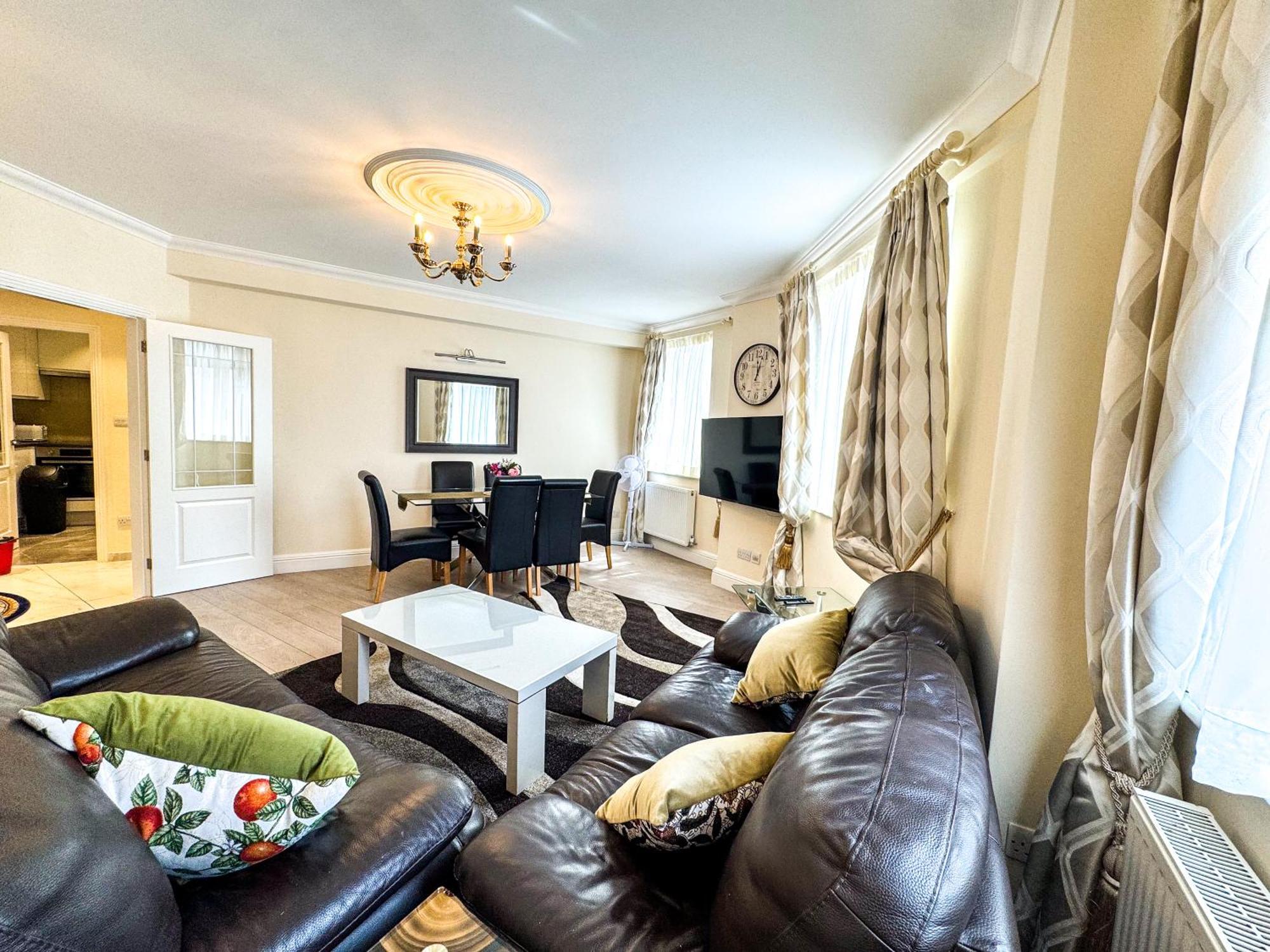 Apartment Hyde Park Corner Spacious 2 Bedroom