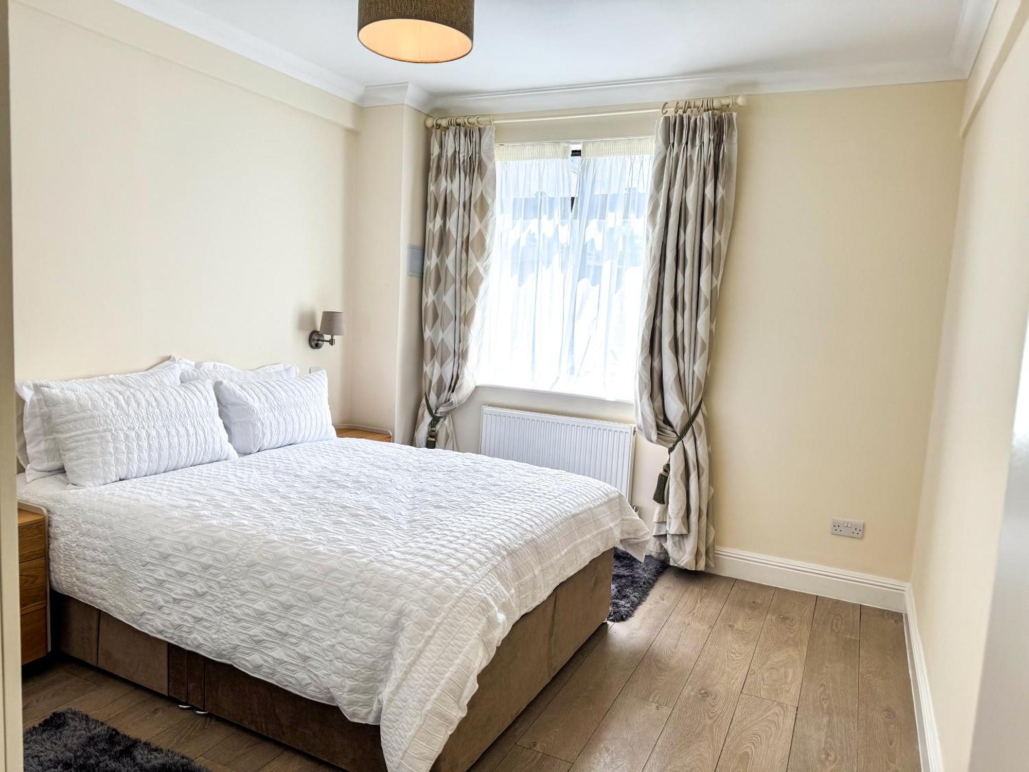 Hyde Park Corner Spacious 2 Bedroom *
