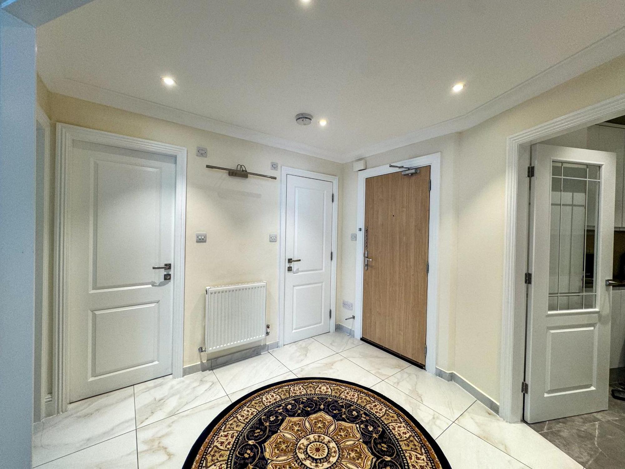 Hyde Park Corner Spacious 2 Bedroom Apartment