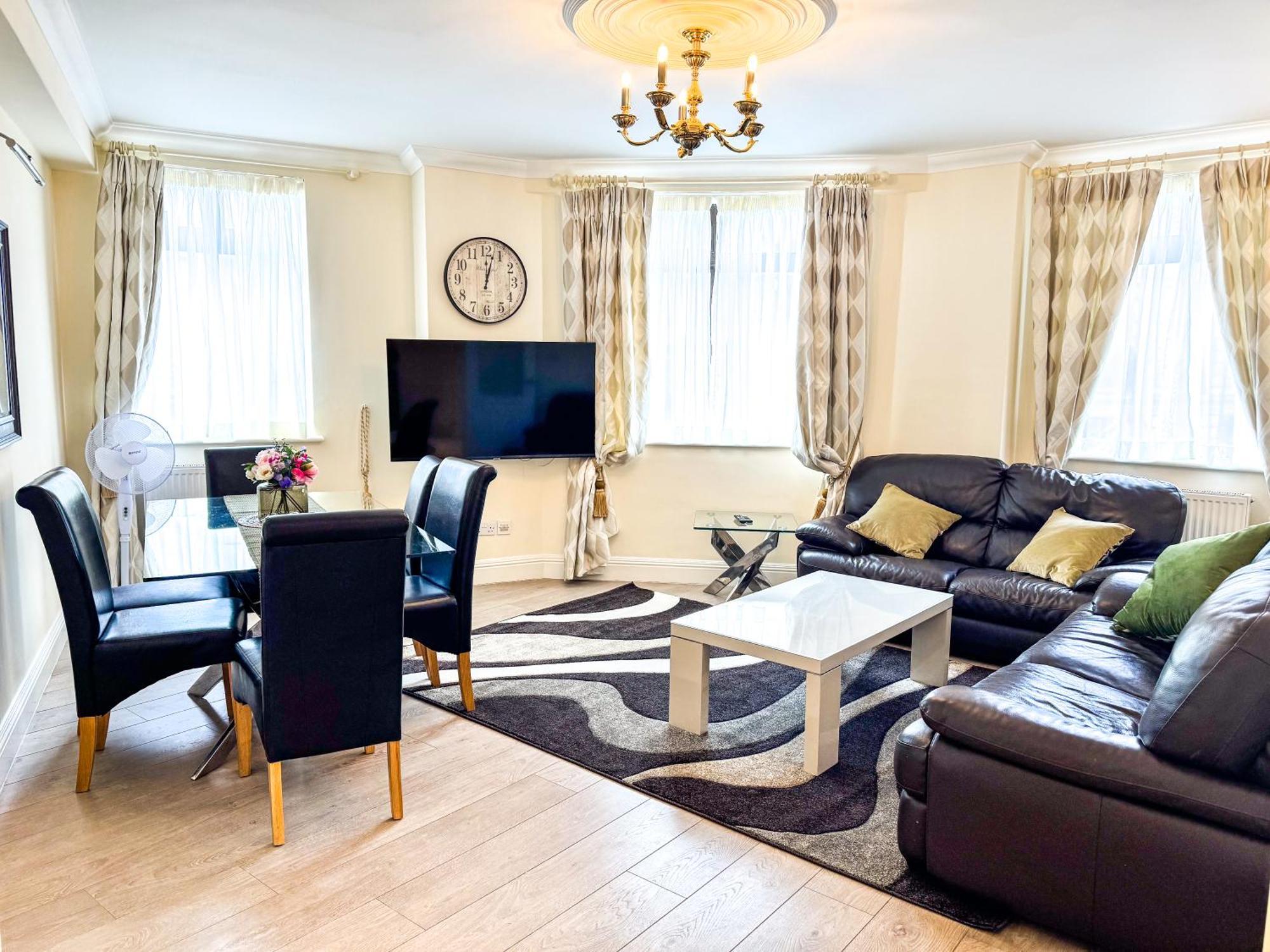 Hyde Park Corner Spacious 2 Bedroom Apartment London