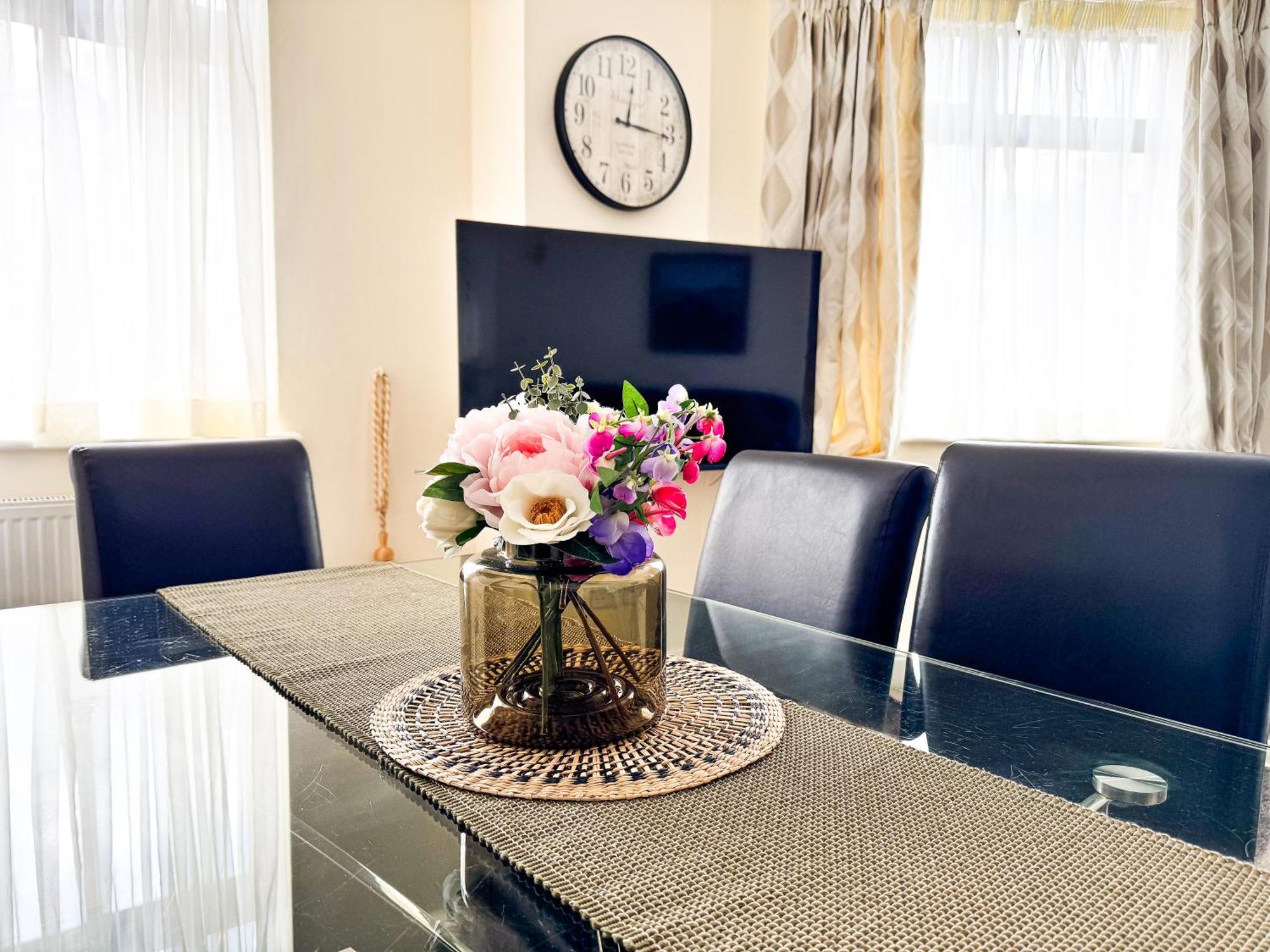 Apartment Hyde Park Corner Spacious 2 Bedroom London