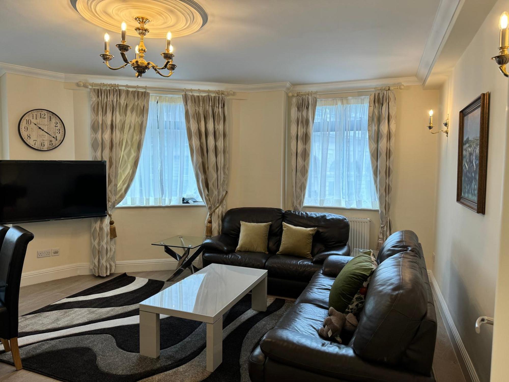 Apartment Hyde Park Corner Spacious 2 Bedroom London