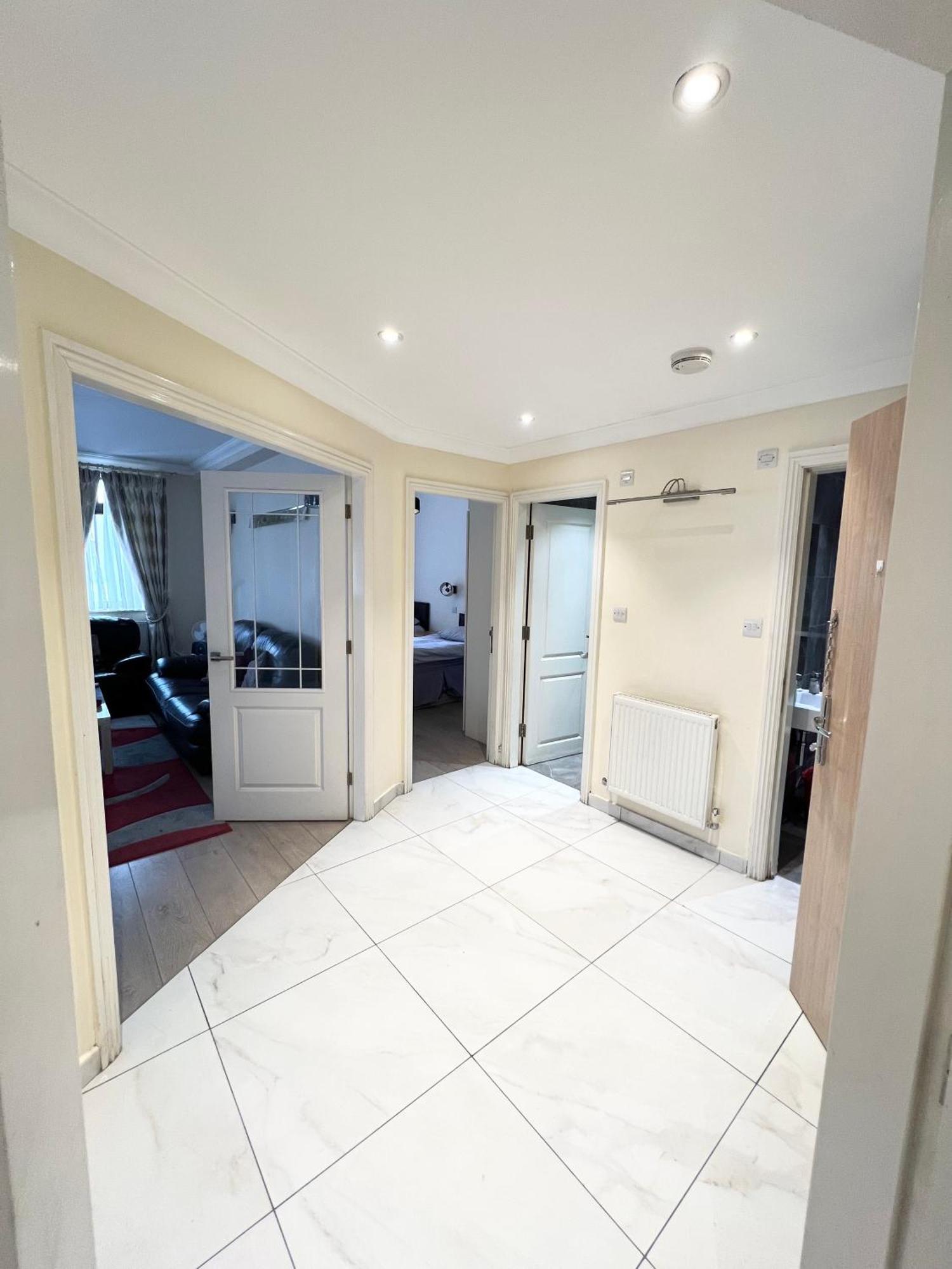Hyde Park Corner Spacious 2 Bedroom Apartment London