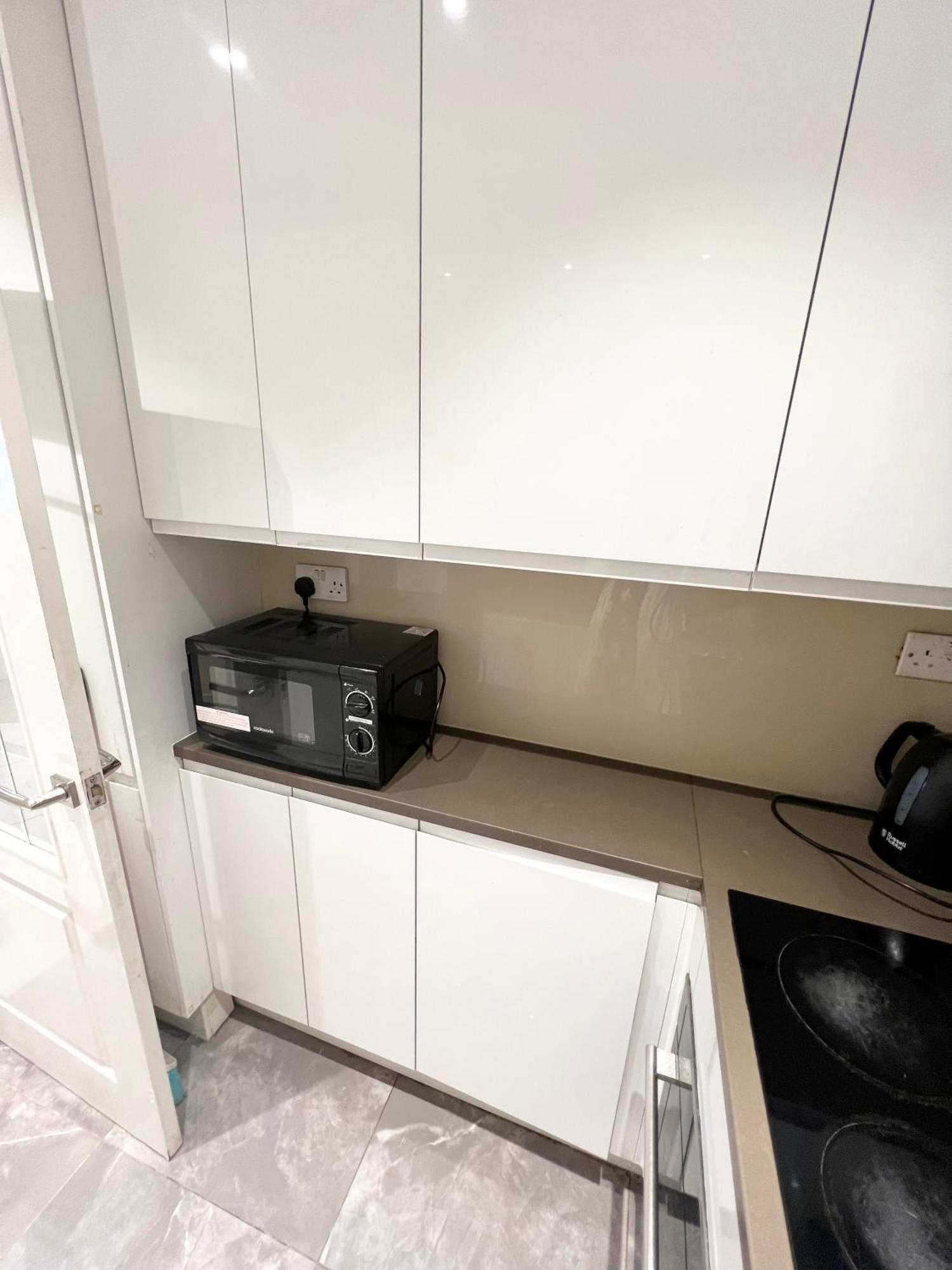 Apartment Hyde Park Corner Spacious 2 Bedroom London