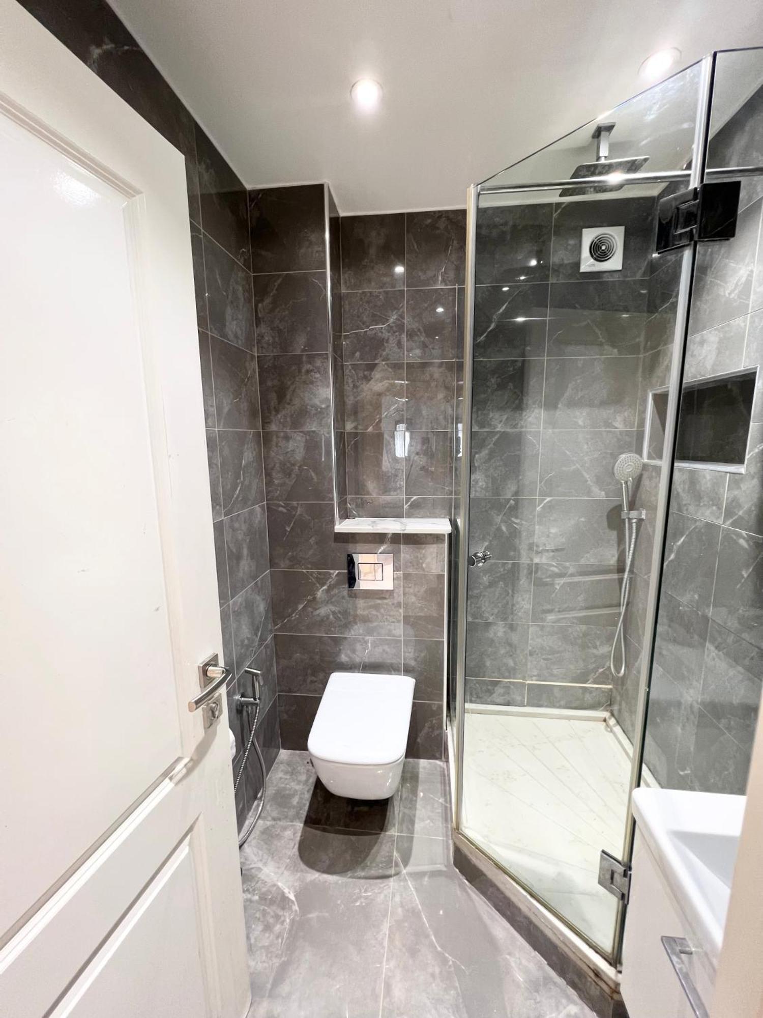 Hyde Park Corner Spacious 2 Bedroom Apartment London
